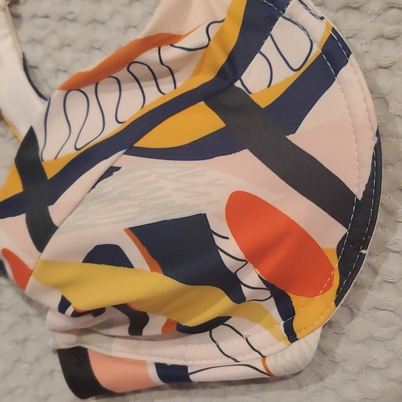 Escape to Paradise Ibiza Print Bikini Top (#11) - Picture 3 of 6